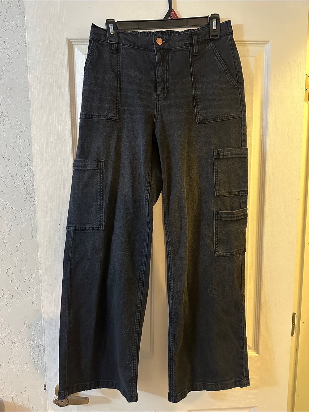 No Boundaries Women's Black Cargo Pants